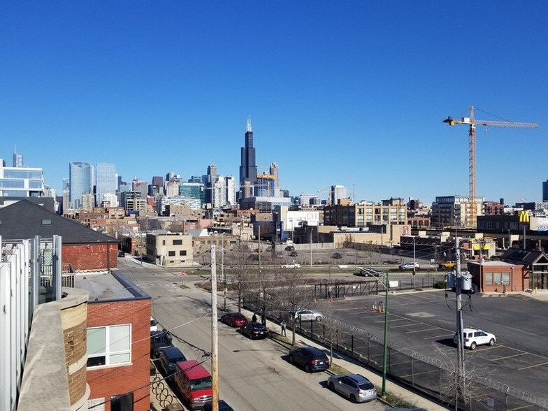More Photos Of 1420 W Fulton St, Chicago Apartments For Sale