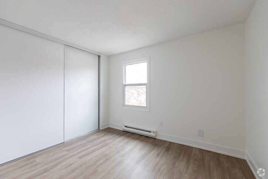 More Photos Of 100 Rideau St, Oshawa Apartments For Sale
