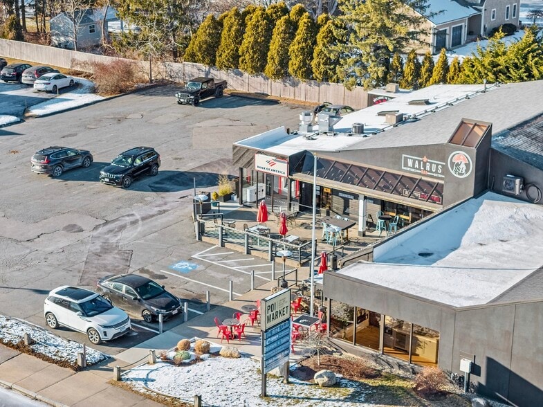 More Photos Of 33 County Rd, Mattapoisett Freestanding For Sale