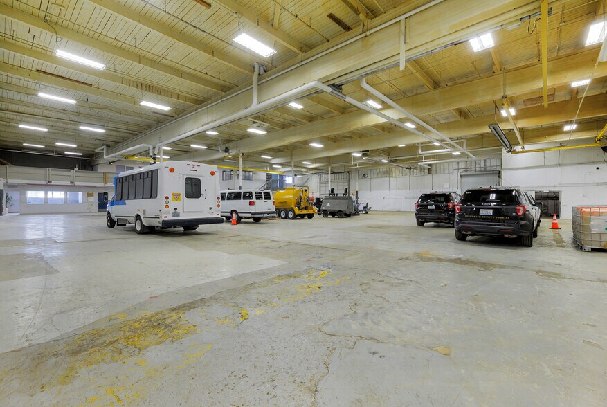 More Photos Of 3220 100th St SW, Everett Distribution For Lease