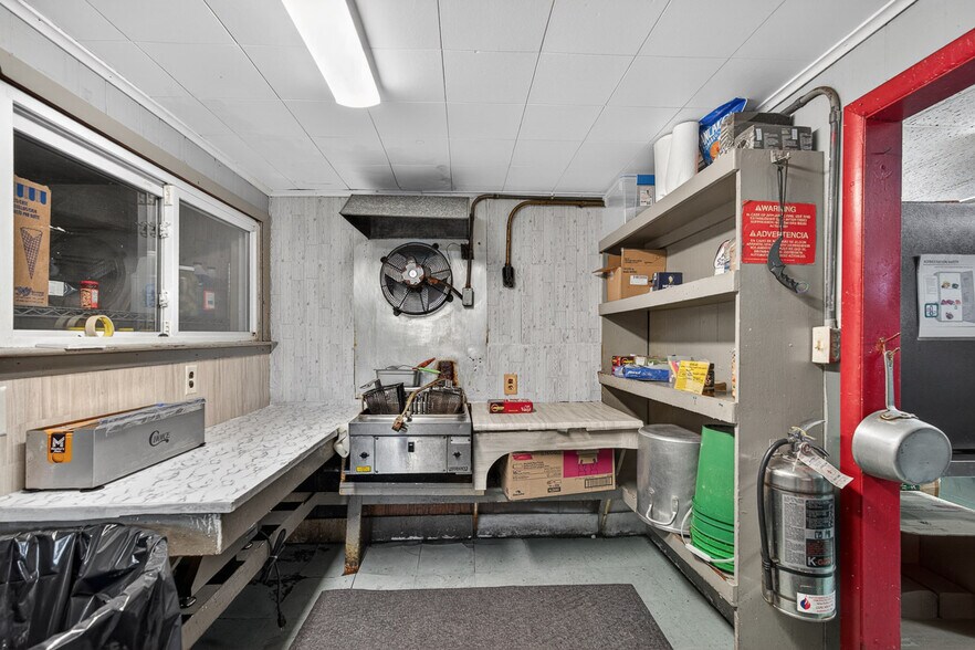 More Photos Of 60200 Southgate Rd, Byesville General Retail For Sale