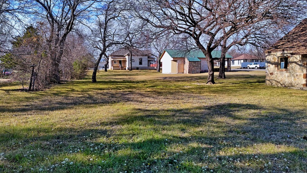 More Photos Of 400 S. Broad Street St, Saint Jo Land For Sale