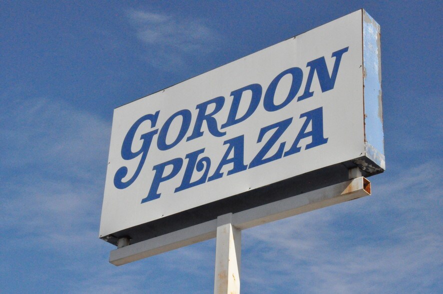 More Photos Of 2460 Mlk Jr Dr SW, Atlanta Freestanding For Sale