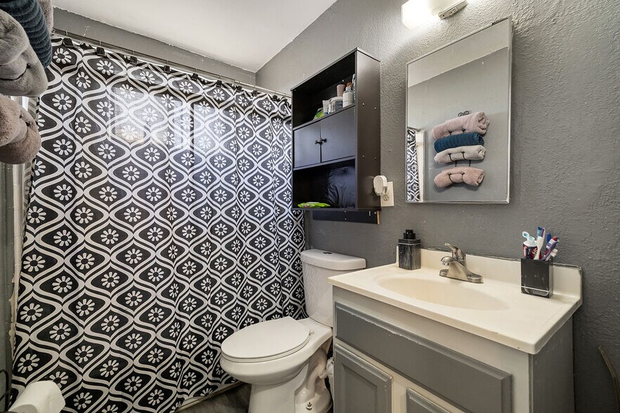 More Photos Of 115 S Fresno St, Los Angeles Apartments For Sale