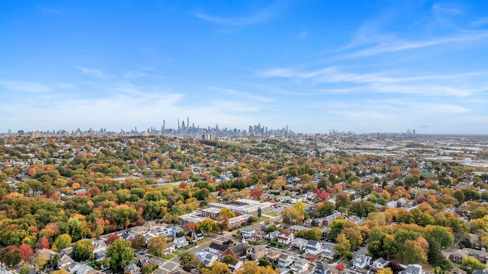 More Photos Of 824 N Broad Ave, Ridgefield General Retail For Sale