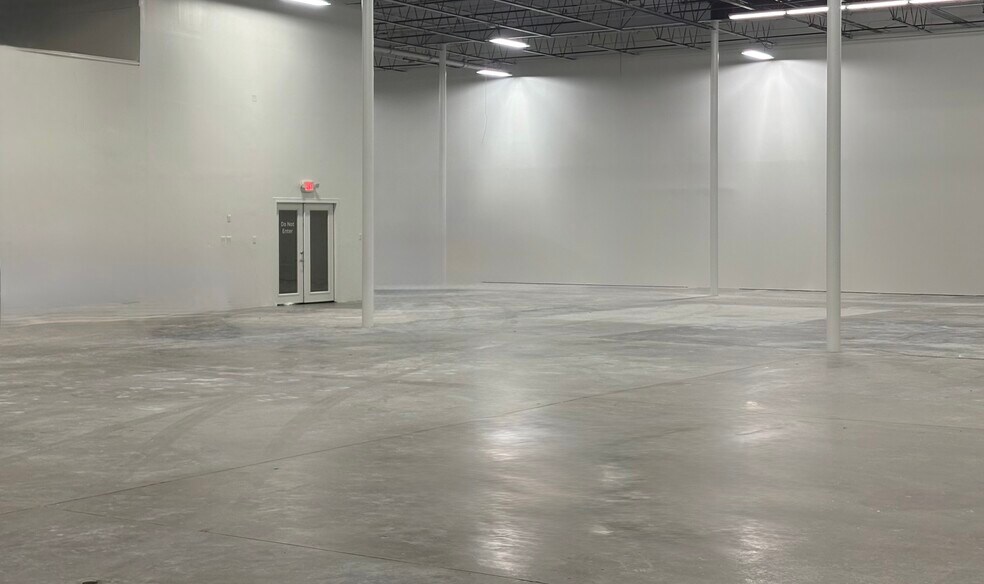 More Photos Of 6500 N Lamar Blvd, Austin General Retail For Lease