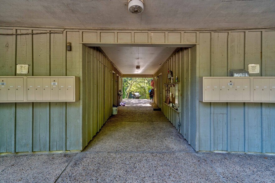 More Photos Of 1801 Westlake Dr, West Lake Hills Land For Sale