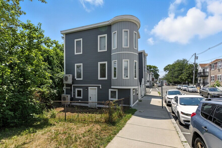 More Photos Of 6-8 Garfield Ave, Revere Apartments For Sale