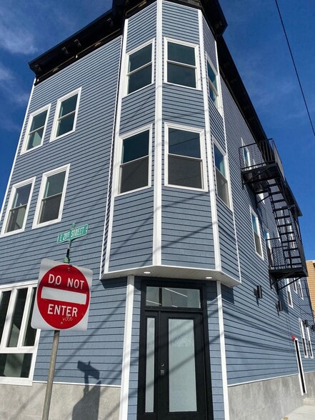 More Photos Of 91 E 21st St, Bayonne Office For Lease