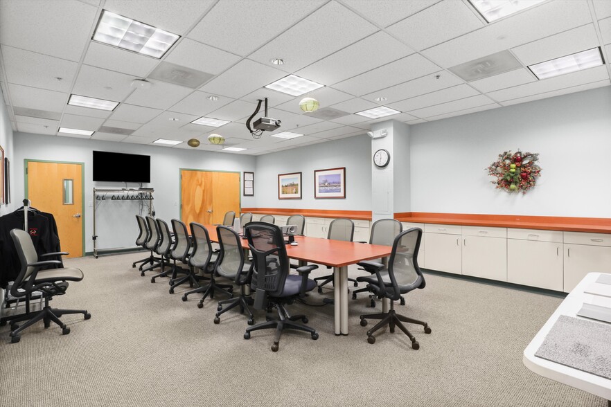 More Photos Of 339 Buschs Frontage Rd, Annapolis Medical For Sale