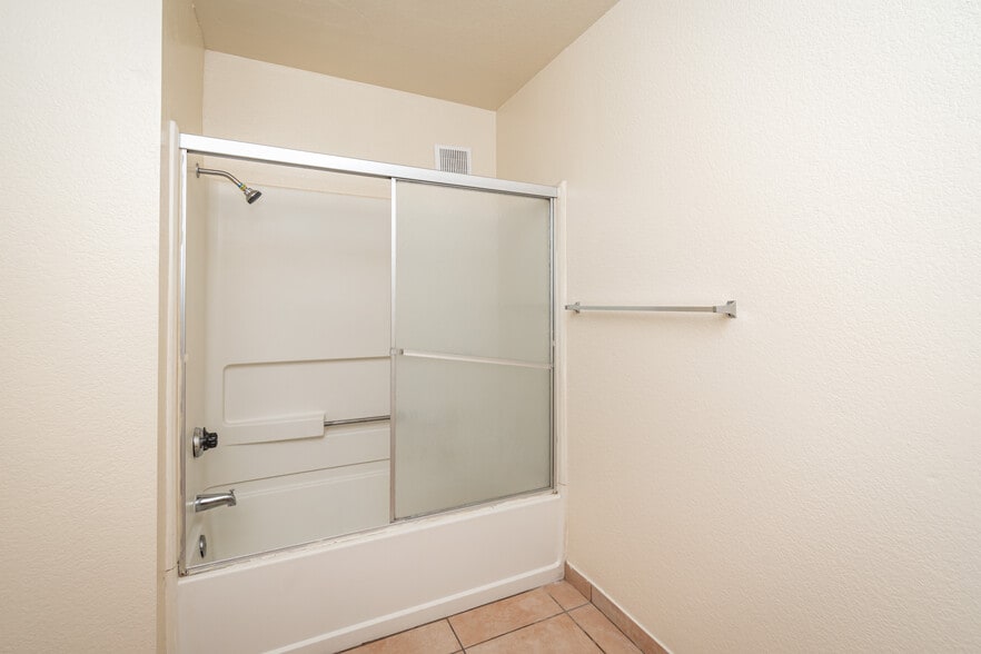 More Photos Of 1230 Melton Dr, Yuba City Apartments For Sale