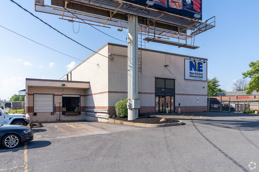 More Photos Of 50 Von Hillern St, Dorchester Warehouse For Lease