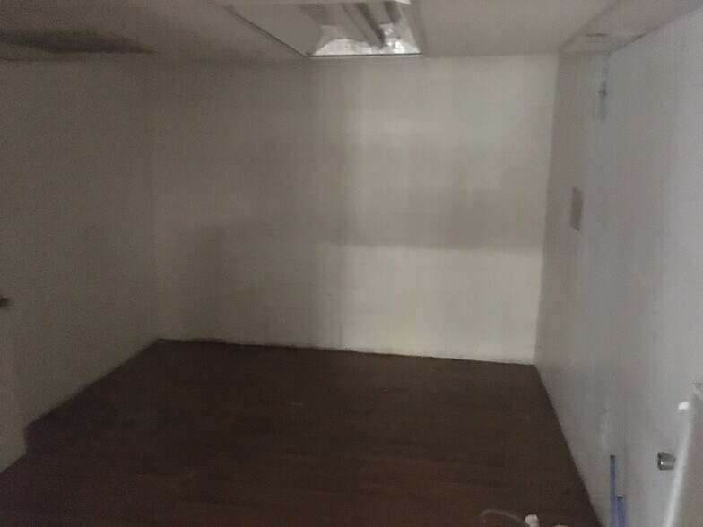 More Photos Of 3126 7th Ave, Charleston General Retail For Sale