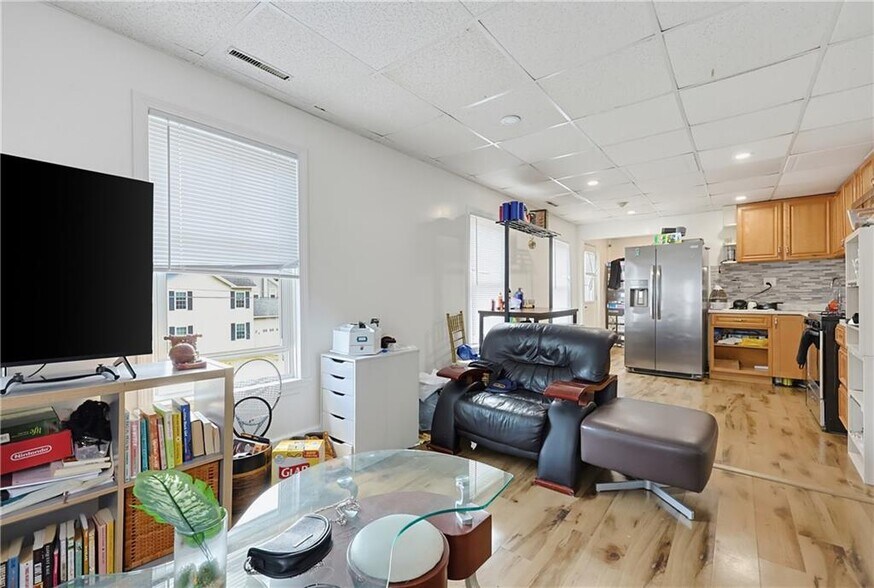 More Photos Of 955 W Shore Rd, Warwick Restaurant For Sale