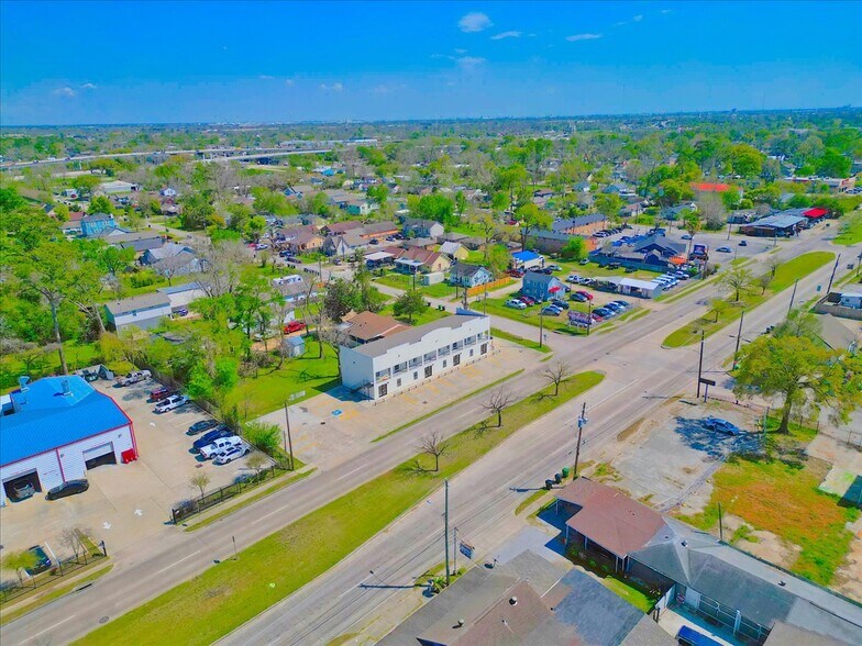 More Photos Of 7704 Irvington Blvd, Houston General Retail For Lease