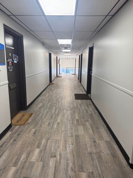 More Photos Of 50 Old Village Rd, Columbus Office For Lease