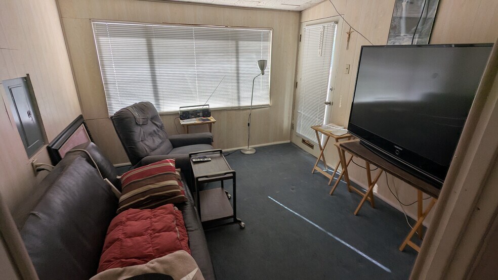 More Photos Of 612 E Lewelling Blvd, Hayward Office For Sale