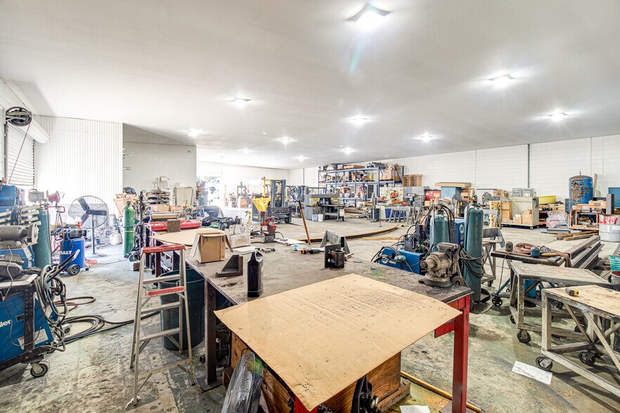 More Photos Of 103 Highland St, Orange City Warehouse For Sale