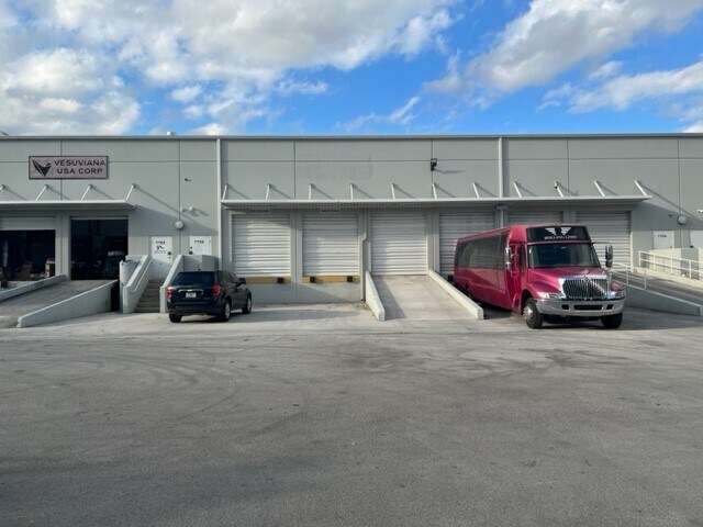 More Photos Of 7860 NW 46th St, Doral Distribution For Lease