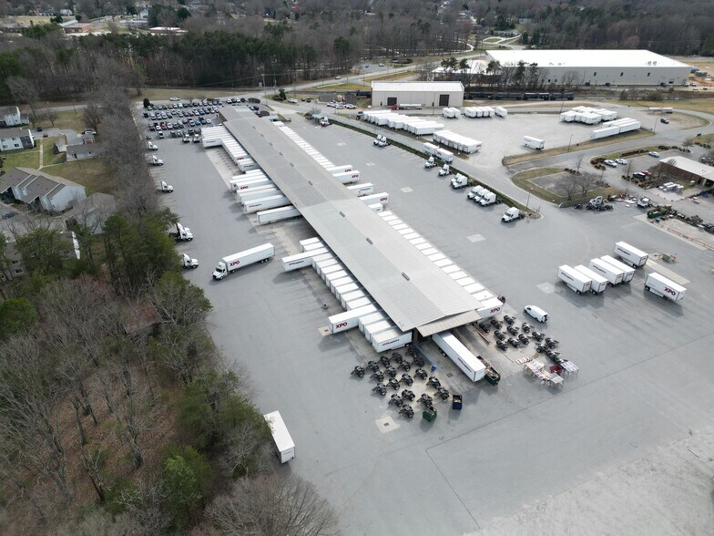 More Photos Of 438 W Bodenhamer St, Kernersville Truck Terminal For Lease