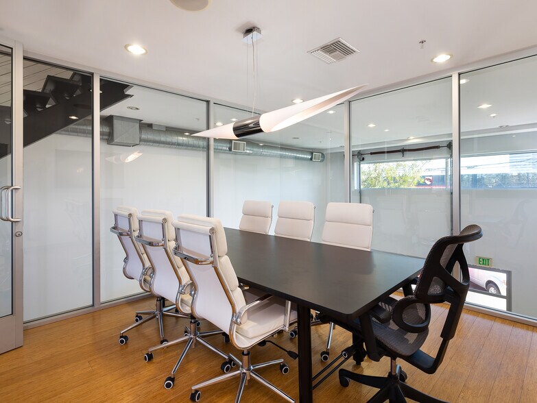 More Photos Of 215-237 California St, El Segundo Loft Creative Space For Lease