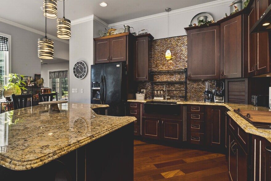 More Photos Of 690 Main St, Vintondale Loft Creative Space For Sale