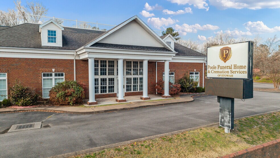 More Photos Of 300 N Tennessee Ave, Etowah Funeral Home For Sale