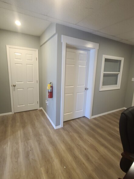 More Photos Of 5669-5681 70th Ave N, Pinellas Park Warehouse For Lease