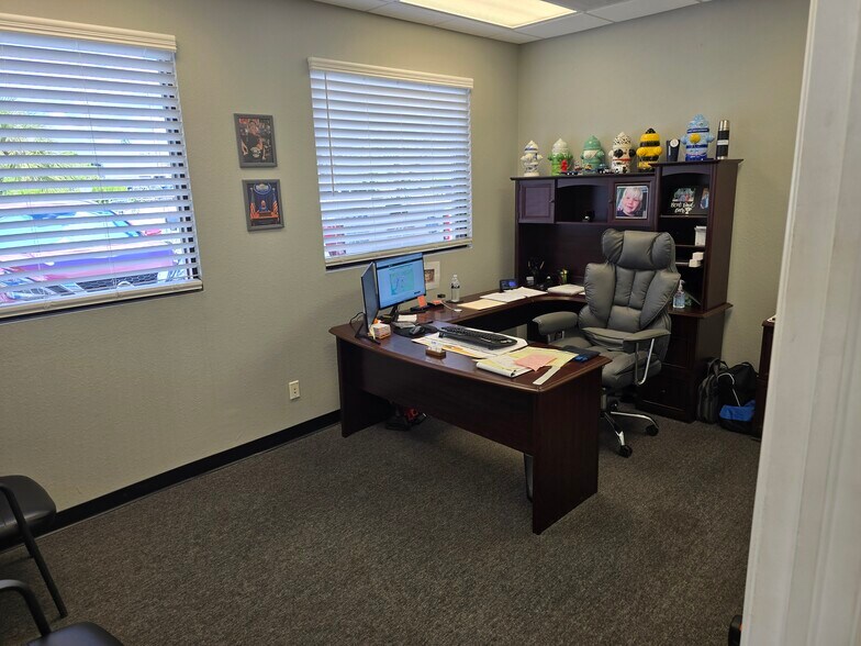 More Photos Of 5605 2nd St W, Lehigh Acres Warehouse For Sale