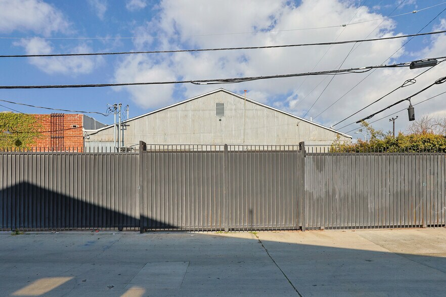 More Photos Of 350-360 Sunset Ave, Venice Warehouse For Lease