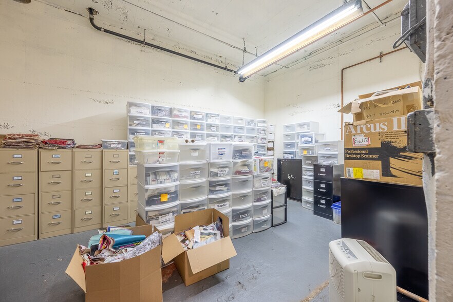 More Photos Of 8950 127th St, Richmond Hill Warehouse For Sale