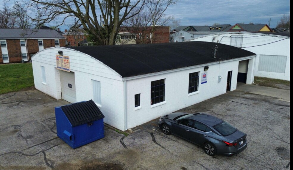More Photos Of 717 N 2nd St, Vincennes Warehouse For Lease