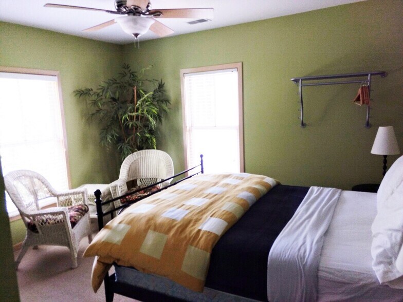 More Photos Of 98 W Center St, Douglas Freestanding For Sale