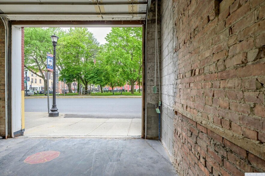 More Photos Of 8-10 Park Pl, Hudson Specialty For Sale