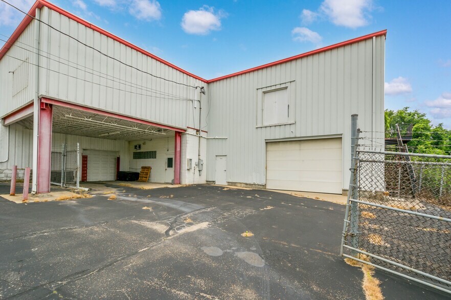 More Photos Of 6027 National Pike, Grindstone Freestanding For Lease