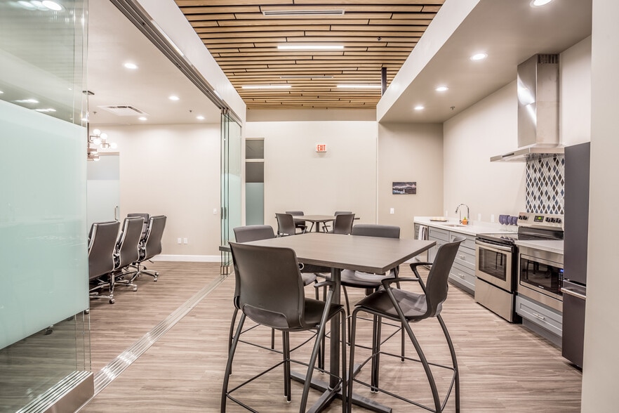 More Photos Of 1324 N Farrell Ct, Gilbert Warehouse For Sale