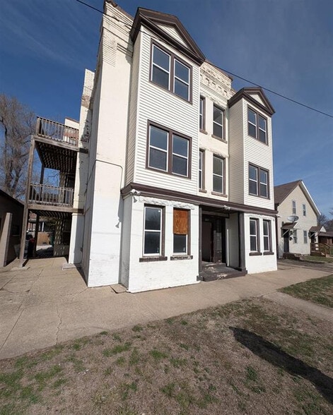 Primary Photo Of 601-609 NE Perry Ave, Peoria Apartments For Sale