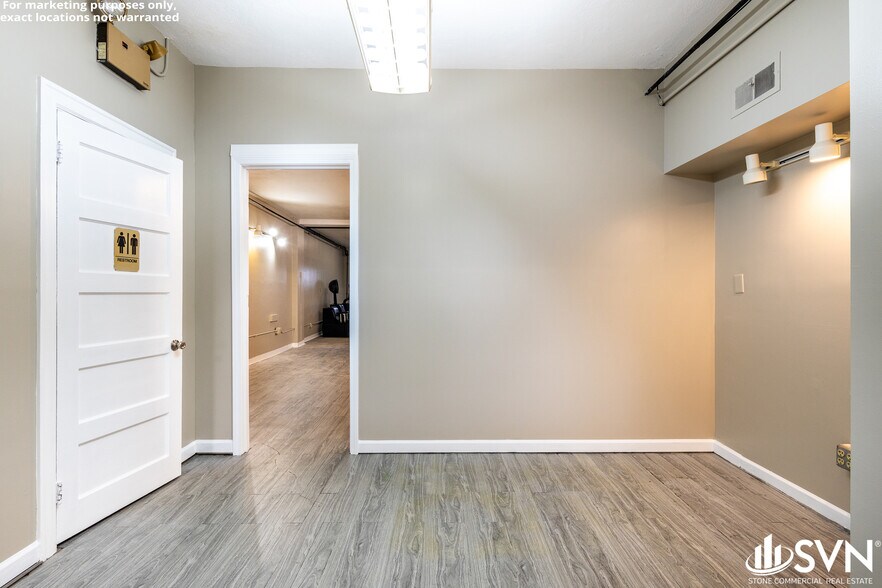More Photos Of 1039 N Limestone, Lexington General Retail For Lease