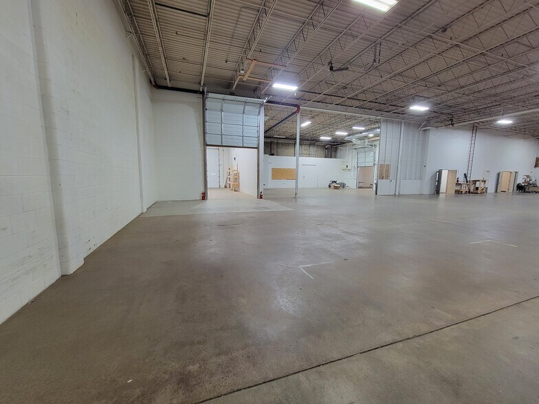 More Photos Of 3701 S Western Ave, Sioux Falls Warehouse For Lease
