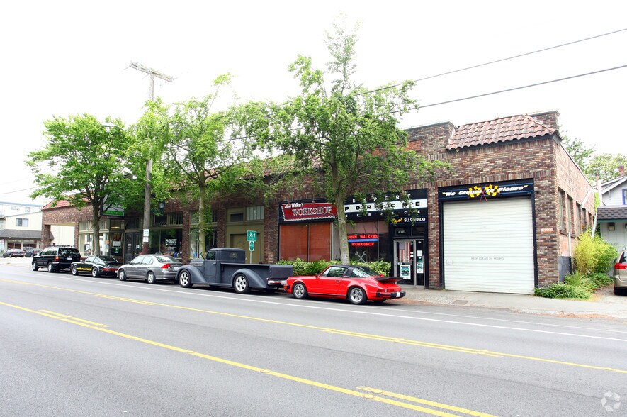 More Photos Of 7601-7613 Greenwood Ave, Seattle Storefront Retail Office For Lease