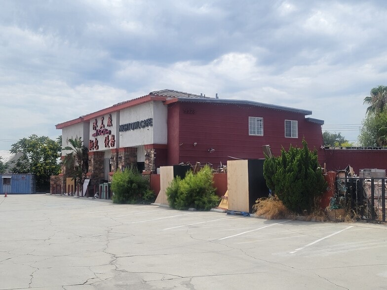 More Photos Of 9936-9944 Lower Azusa Rd, El Monte General Retail For Lease