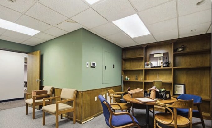 More Photos Of 200 E Walnut St, Columbia Office For Sale