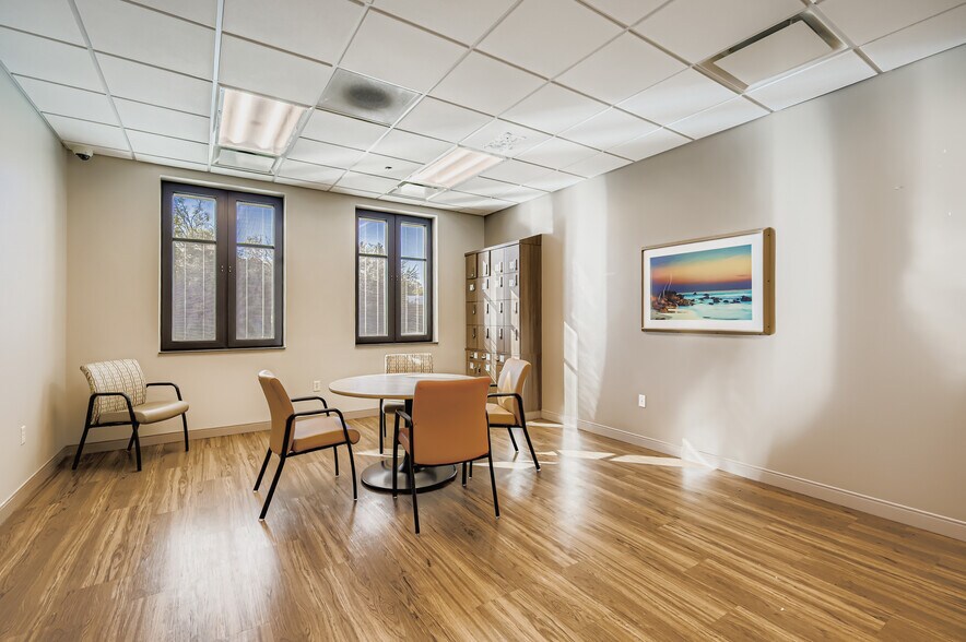 More Photos Of 40 Timberline Dr, Lemont Rehabilitation Center For Lease