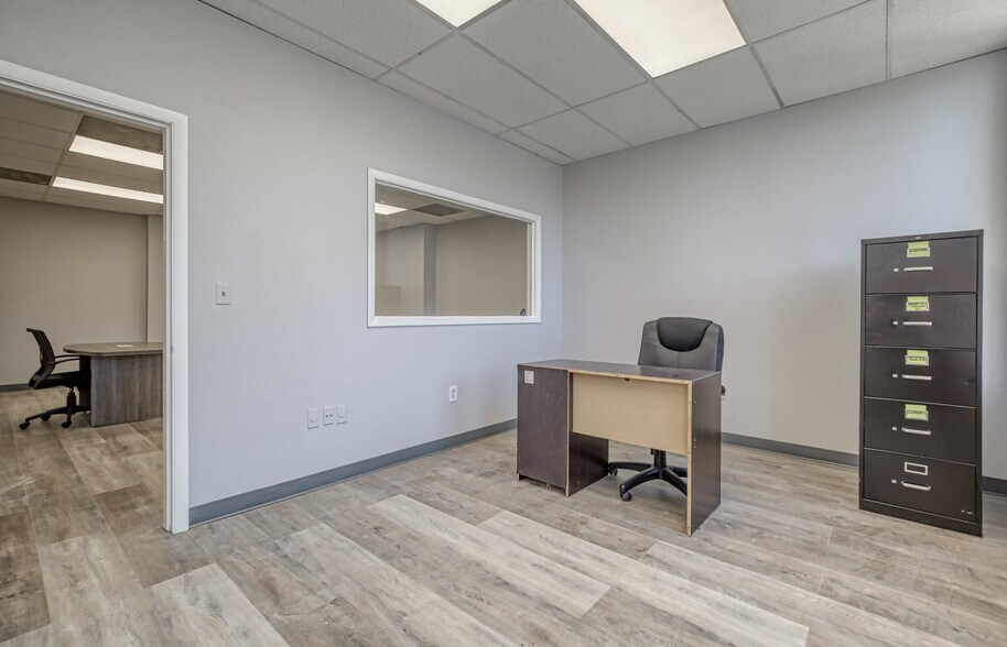 More Photos Of 6501 Arlington Expy, Jacksonville Office Residential For Sale