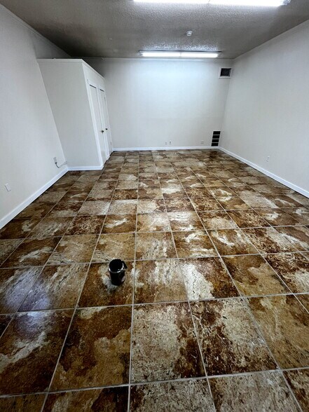 More Photos Of 1603 E Main St, Gatesville Office For Lease