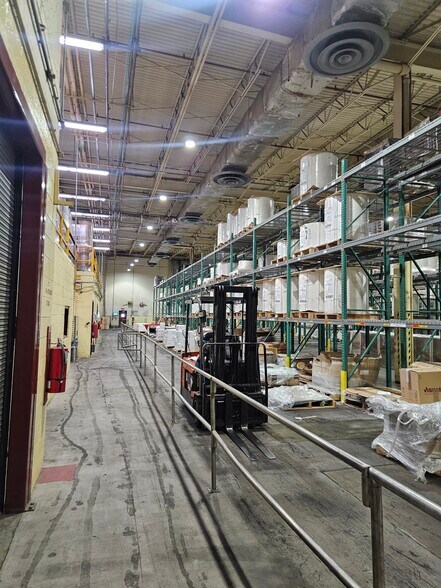 More Photos Of 2221 E State Highway 198, Osceola Distribution For Sale