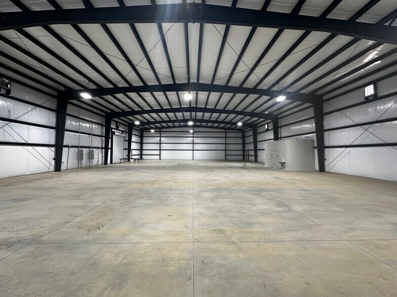 More Photos Of 700 E Fairfield Rd, Greenville Warehouse For Lease