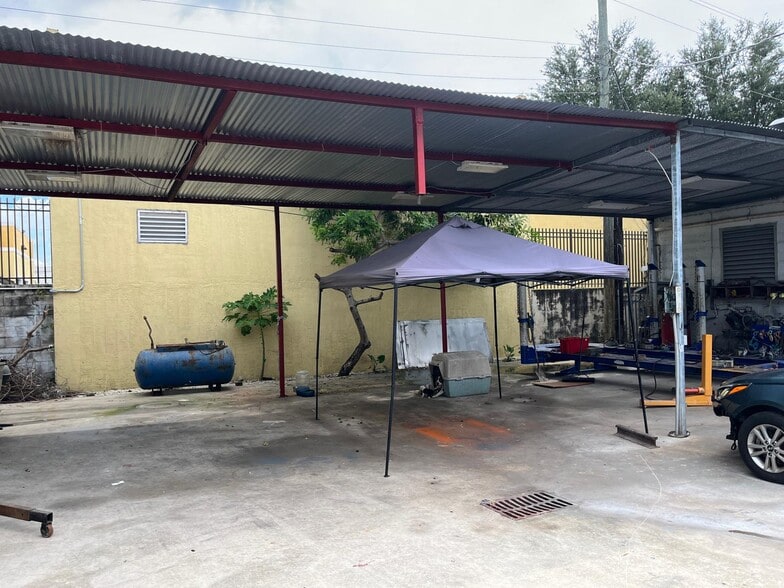 More Photos Of 2195 NW 27th Ave, Miami Freestanding For Sale