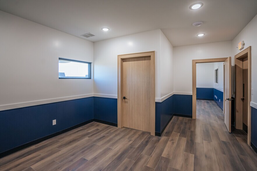 More Photos Of 2603 S Kaufman St, Ennis Industrial For Sale