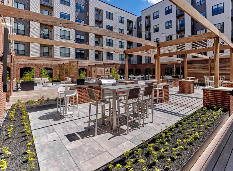 More Photos Of 307 W Elizabeth Ave, Linden Apartments For Lease